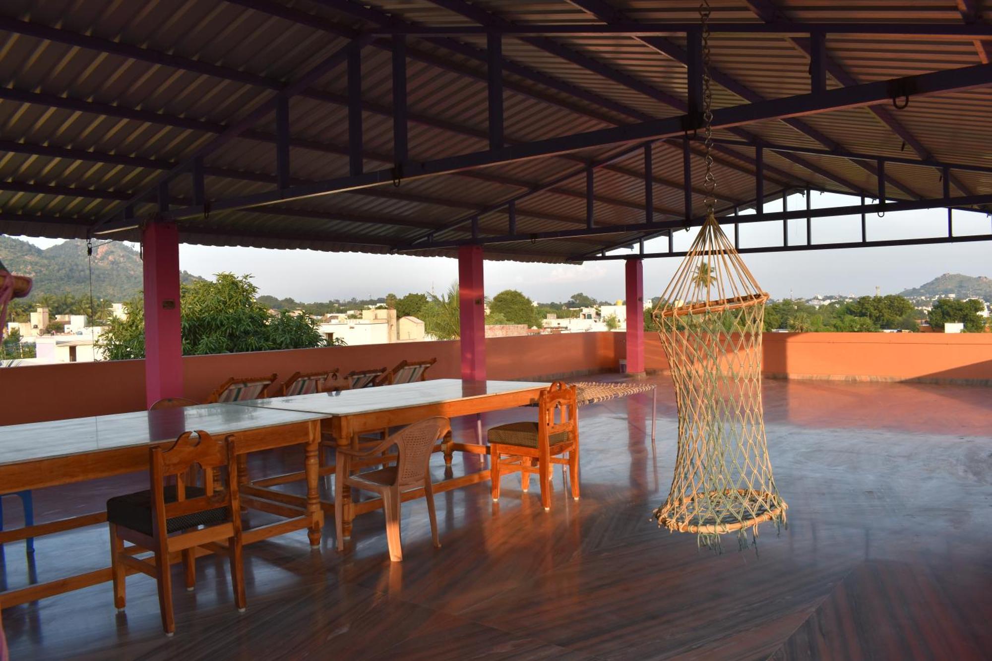Rainbow Guest House Tiruvannāmalai エクステリア 写真